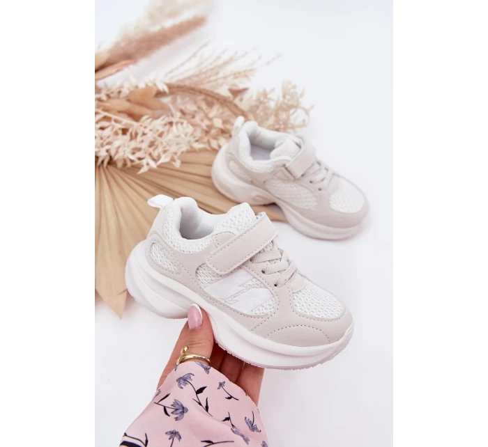 Dětské sportovní boty tenisky na suchý zip bílé model 21700754 - Boto Dětské sportovní boty tenisky na suchý zip bílé model 21700754 - Boto