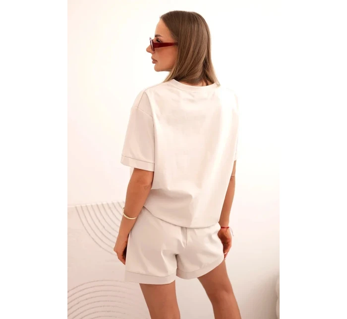 Dámská punto souprava s krátkým rukávem a model 21176904 šortkami beżowy - K-Fashion Dámská punto souprava s krátkým rukávem a model 21176904 šortkami beżowy - K-Fashion