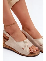 Pohodlné dámské sandály na platformě zlaté model 22133239 - Boto