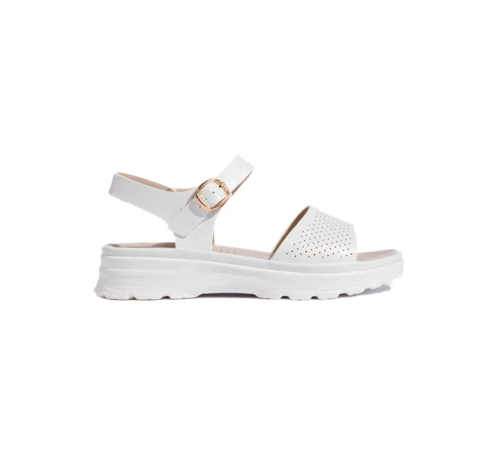 Praktické biele sandále na platforme pre ženy