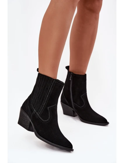 Semišové kovbojské kotníkové boty dámské na podpatku zateplené černé model 21714846 - Boto Semišové kovbojské kotníkové boty dámské na podpatku zateplené černé model 21714846 - Boto