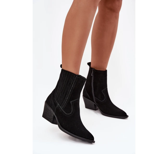 Semišové kovbojské kotníkové boty dámské na podpatku zateplené černé model 21714846 - Boto Semišové kovbojské kotníkové boty dámské na podpatku zateplené černé model 21714846 - Boto