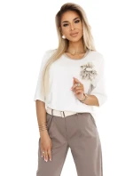 Pohodlná halenka s květinovou aplikací na  ECRU model 22077560 - numoco basic