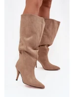 Nafukovací dámské kozačky na podpatku z eko semiše béžové model 21715329 - Boto