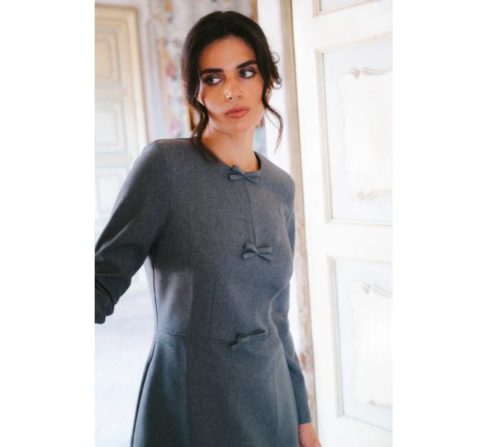 model 21319075 Šaty s mašlemi šedé - STYLOVE model 21319075 Šaty s mašlemi šedé - STYLOVE