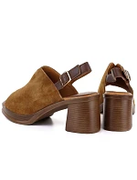 Dámské kožené semišové sandály na podpatku model 22116375 - VINCEZA