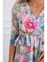 Květinové šaty s vázáním v model 18746781 pudrově růžové - K-Fashion