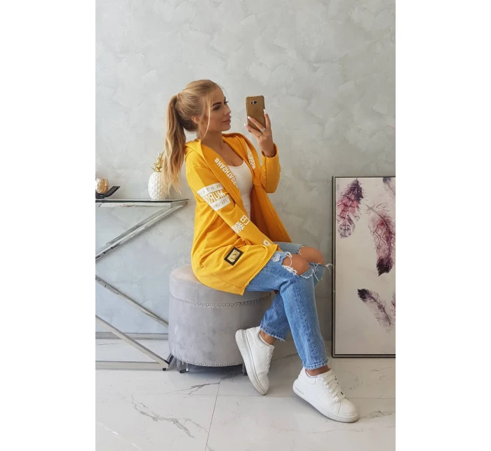 Plášť s model 18745350 nápisem - K-Fashion