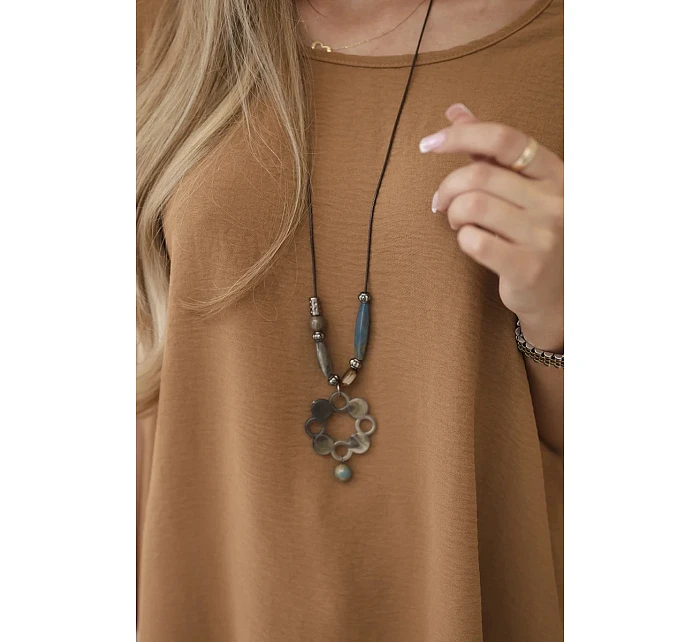 Blúzka nadrozmernej veľkosti s ťavím príveskom