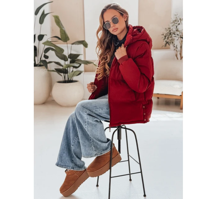 dámská prošívaná bunda s kapucí bordó Dstreet model 21990608 - FashionStreet