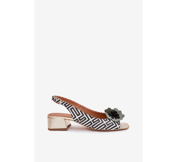 Skórzane Sandały Damskie Na Klocku Z Ozdobnym Kwiatem Laura Messi 2973 Biało-Czarne