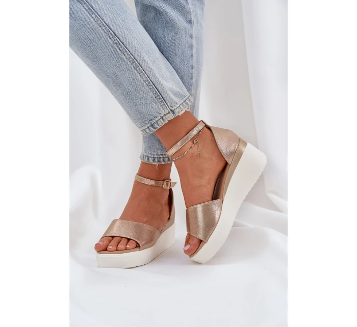 Lekkie Sandały Na Platformie I Delikatnym Koturnie Złote Gillifia Lekkie Sandały Na Platformie I Delikatnym Koturnie Złote Gillifia