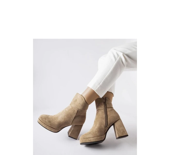 Topánky na podpätku model 205870 Solea