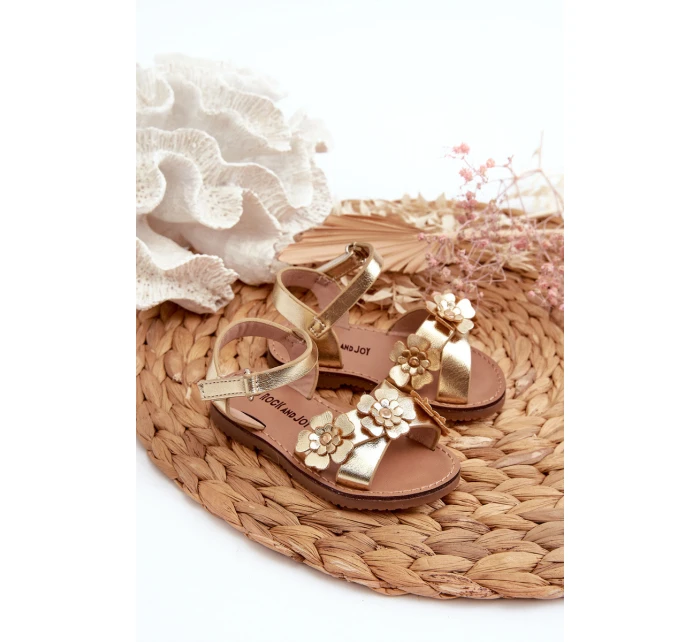 Sandałki Dziecięce Ozdobione Kwiatkami Zapinane Na Rzep Złote Fagossa Sandałki Dziecięce Ozdobione Kwiatkami Zapinane Na Rzep Złote Fagossa