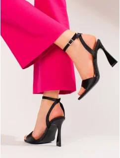 Módne čierne dámske sandále na ihličkovom podpätku