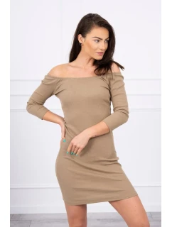 Pruhované vypasované šaty camel