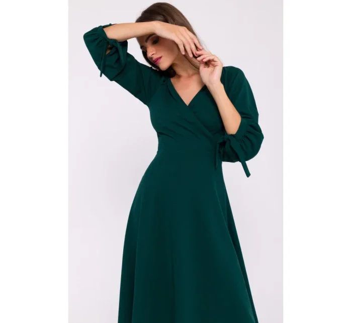 model 20531374 Šaty s rozšířenými rukávy zelené - STYLOVE