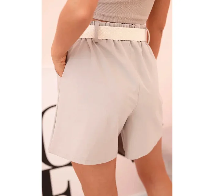 Dámske šortky s vysokým pásom a opaskom tmavo béžové