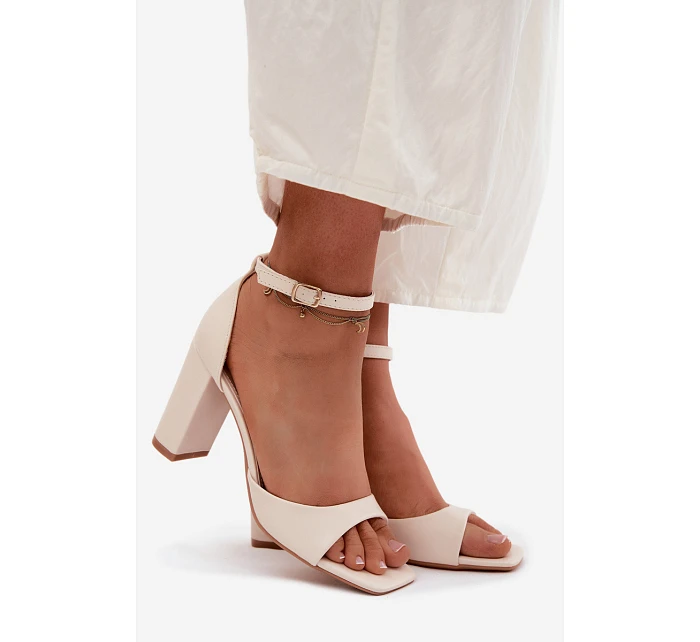 Dámské sandály na podpatku z imitace kůže světle béžové model 22122799 - Boto