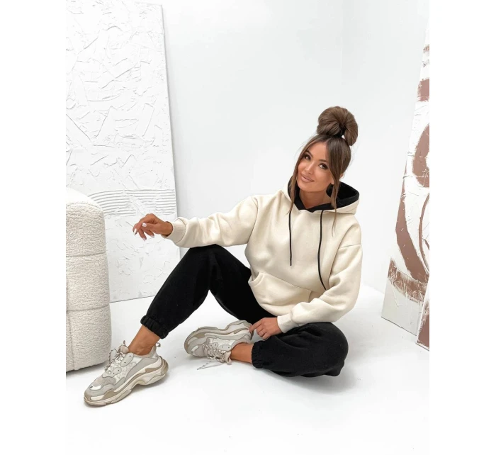 Černá hrubší dámská tepláková souprava model 21809061 - Moon Černá hrubší dámská tepláková souprava model 21809061 - Moon