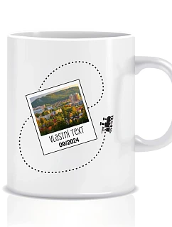 Personalizovaný klasický biely keramický hrnček s objemom 300 ml s fotografiou a cestovateľským motívom