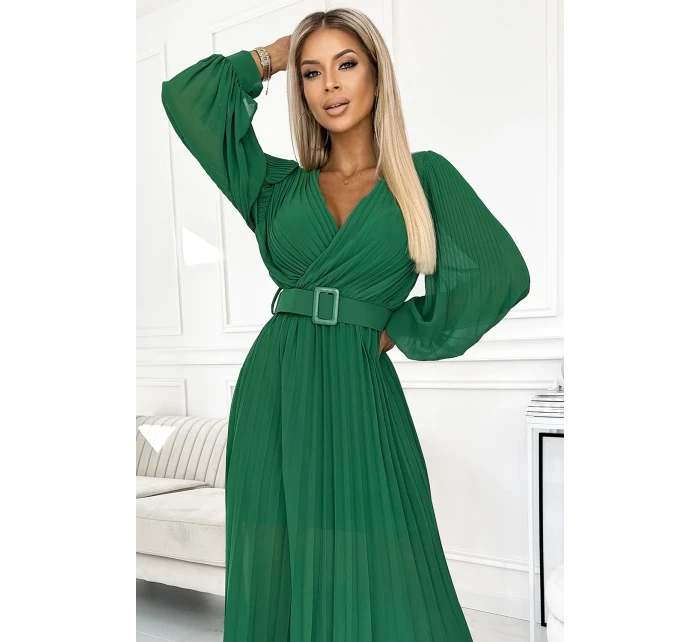 KLARA Světle zelené dámské plisované šaty s výstřihem a opaskem model 21109897 - numoco basic KLARA Světle zelené dámské plisované šaty s výstřihem a opaskem model 21109897 - numoco basic