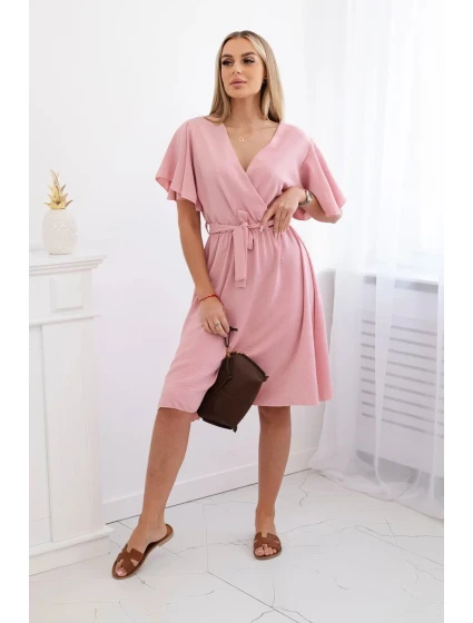 Šaty s model 22250359 výstřihem tmavě pudrově růžová - K-Fashion