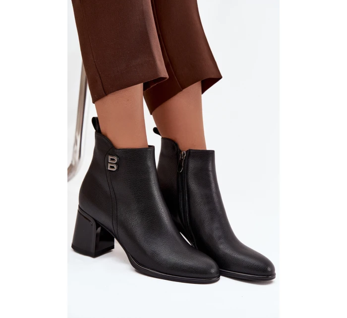 Zateplené dámské kotníkové boty z pravé kůže na podpatku Černé model 21711908 - Boto Zateplené dámské kotníkové boty z pravé kůže na podpatku Černé model 21711908 - Boto