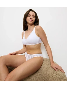 AMOURETTE - bedrové tangá s LYCRA® pre neviditeľný Triumph efekt