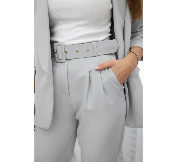 Elegantný set saka a nohavíc sivej farby