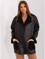 Dámsky čierny kabát z ovčej kože s gombíkmi