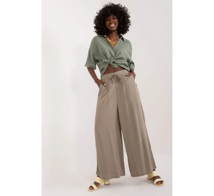 Dámske nohavice model 197537 Podúroveň Dámske nohavice model 197537 Podúroveň