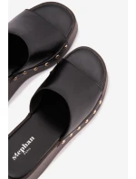 Dámské nazouváky na platformě se zlatými nýty Černé Arionne