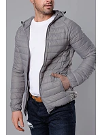 Šedá pánská prošívaná bunda s kapucí model 18345059 - J.STYLE Šedá pánská prošívaná bunda s kapucí model 18345059 - J.STYLE