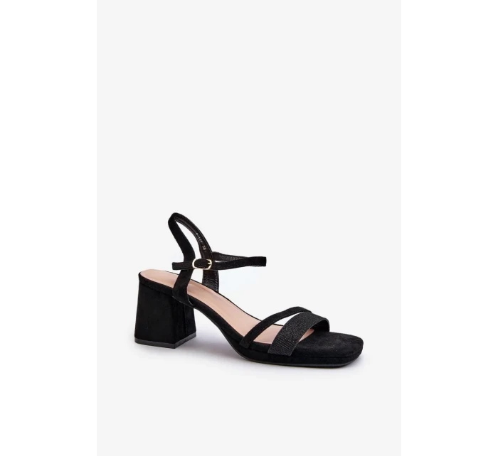 Sandále na podpätku model 197897 Krok vo veľkom štýle Sandále na podpätku model 197897 Krok vo veľkom štýle