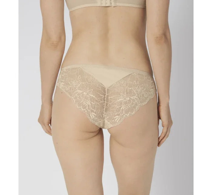 Dámske nohavičky Amourette Charm Brazilian01 krémové - TRIUMPH Dámske nohavičky Amourette Charm Brazilian01 krémové - TRIUMPH