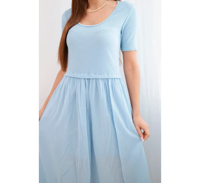 Dámske bavlnené midi šaty s krátkymi rukávmi a rozšírenou spodnou časťou modré