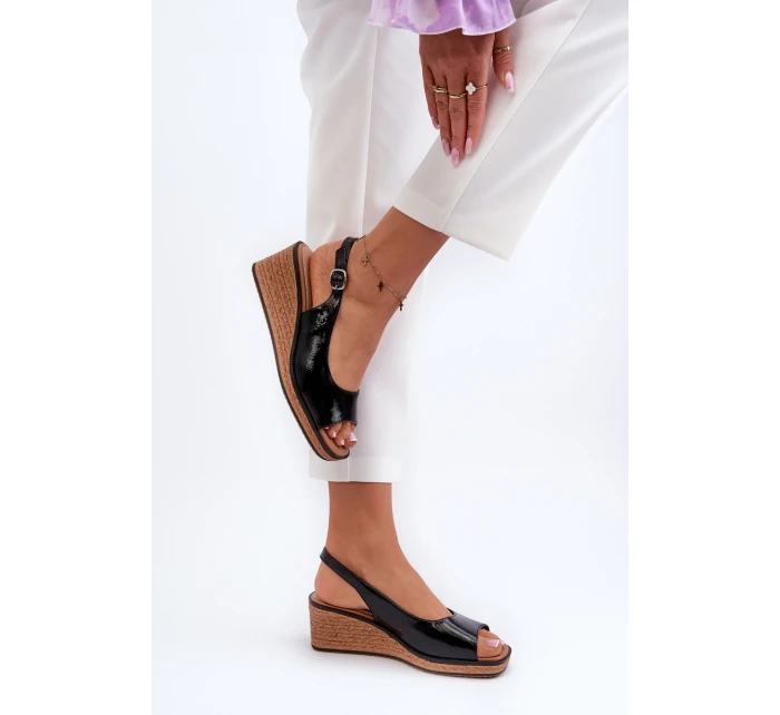 Dámské lakované sandály na platformě model 21657324 Černé - SERGIO LEONE