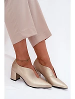 Kožené dámské lodičky na podpatku model 22125761 Zlato - Maciejka