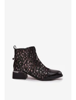 Lakované dámské kotníkové boty z pravé kůže na nízkém podpatku model 21713808 Černé - D&A