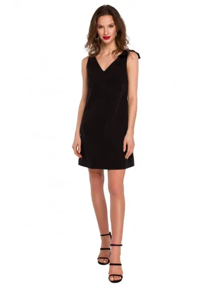 K128 Jednoduché šaty áčkového strihu s mašľou - čierne K128 Jednoduché šaty áčkového strihu s mašľou - čierne