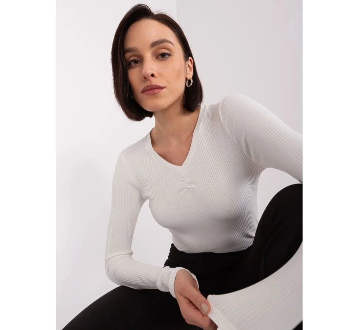 Bluzka RV BZ model 19040759 ecru - FPrice Bluzka RV BZ model 19040759 ecru - FPrice