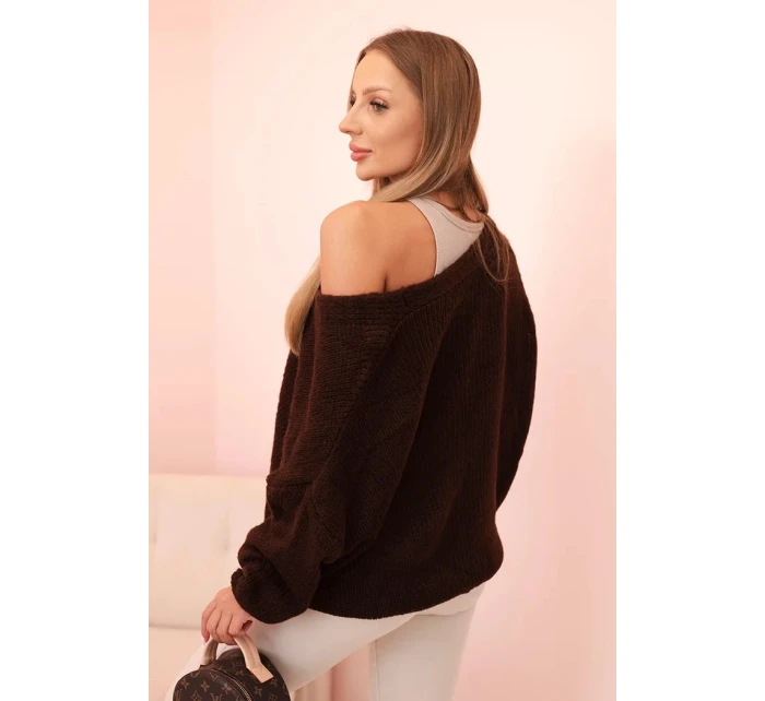 Dámsky sveter s výstrihom do V a gombíkmi hnedej farby