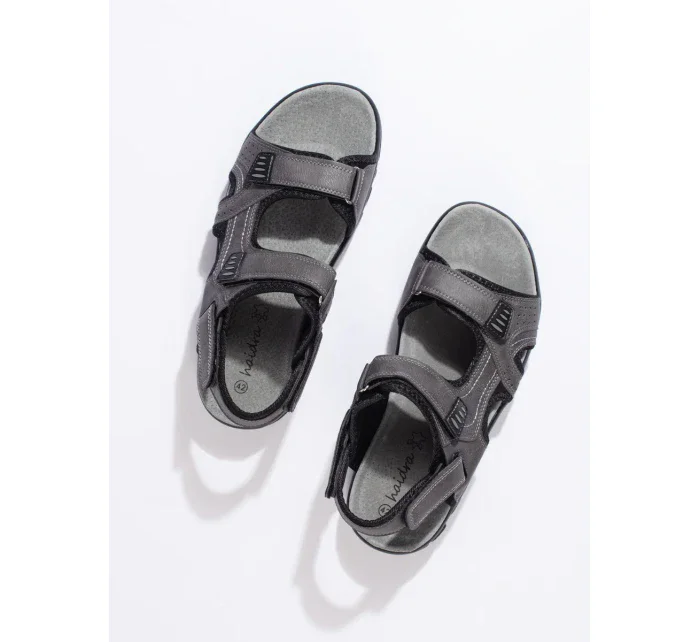 Módne sivé a strieborné sandále na podpätku pre ženy