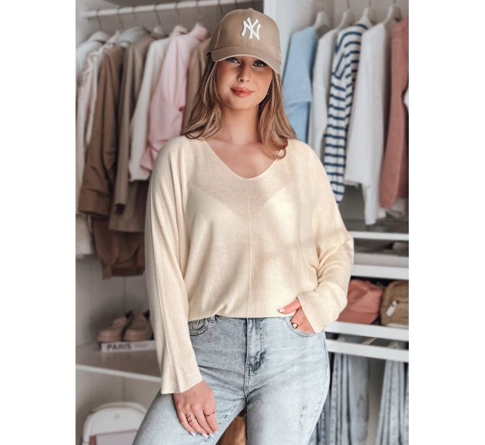 Dámsky oversize sveter NORVAN s motýlikmi FashionStreet MY2451