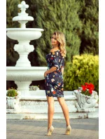 Dámské sportovní šaty s barevnými květy na tmavě pozadí model 6330419 - numoco Dámské sportovní šaty s barevnými květy na tmavě pozadí model 6330419 - numoco