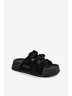 Dámské pantofle na masivní platformě s pásky Big Star TT274531 Černé Dámské pantofle na masivní platformě s pásky Big Star TT274531 Černé