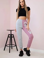 Dámske tepláky s nápisom QUEEN tmavoružové