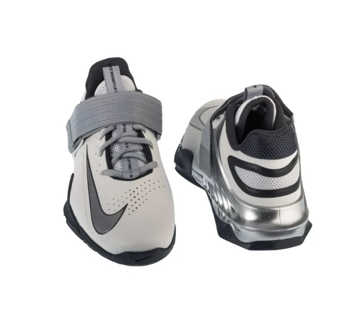 Boty  SE M model 21197135 - NIKE