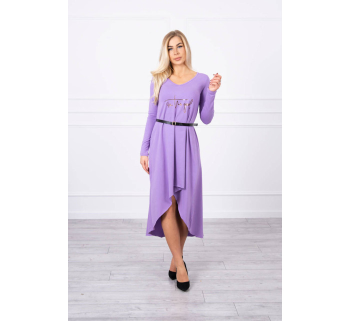 Šaty s ozdobným opaskom a nápisom purple